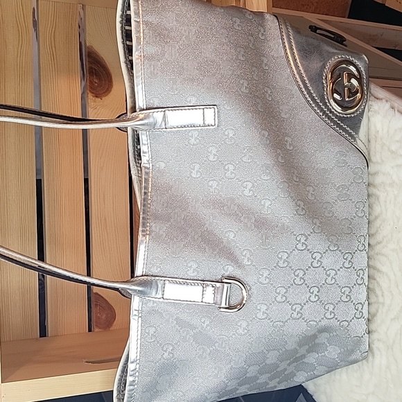 Gucci Silver Metalic GG Tote or Shoulder Bag Authentic & Stunning - Picture 1 of 13